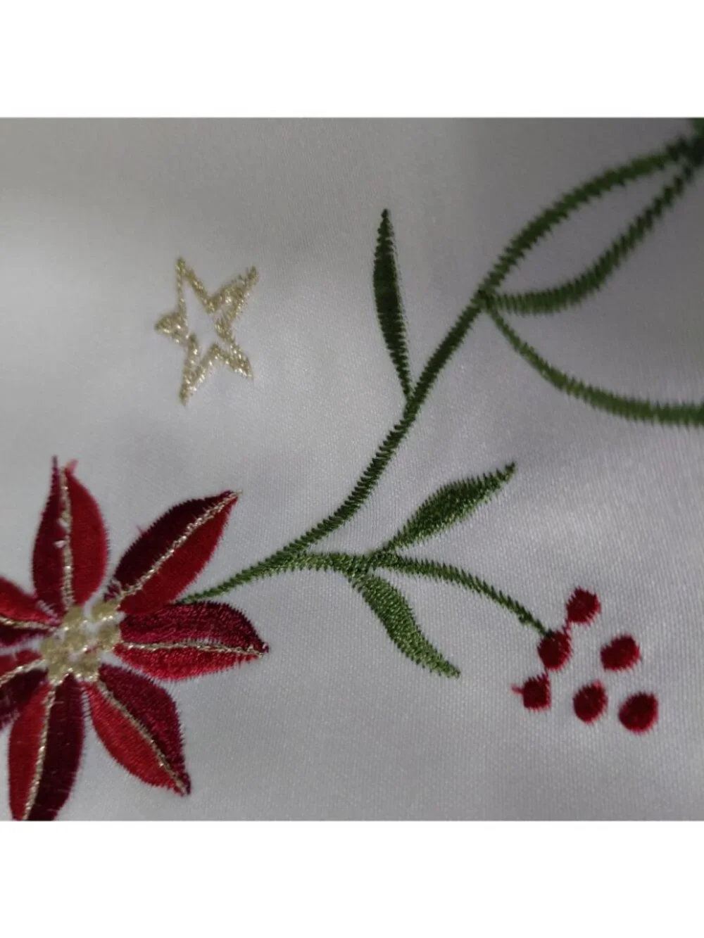Christmas Tablecloth 85x60 Rectangle White Red Floral Embroidered Poinsetta NEW